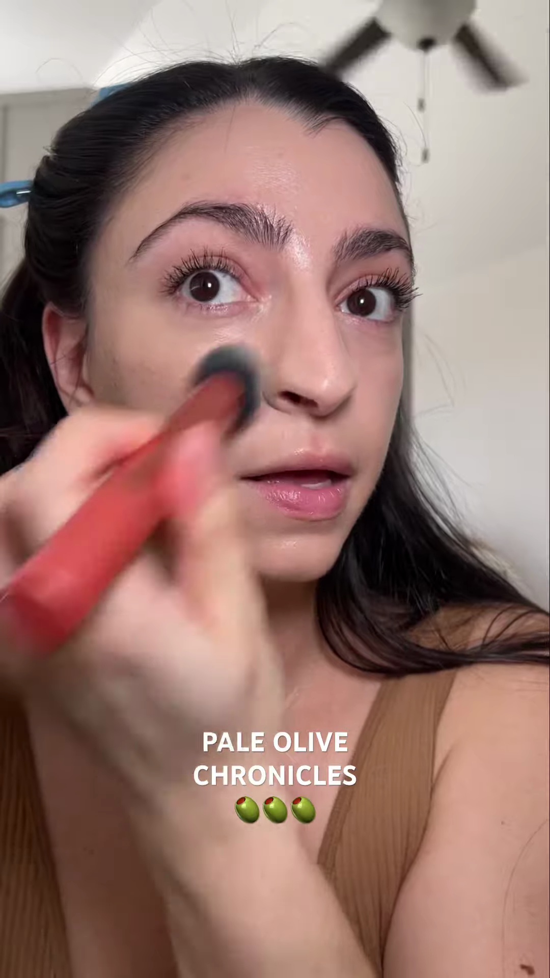 Andreanna showing the glowy finish of Chaso foundation in sunlight